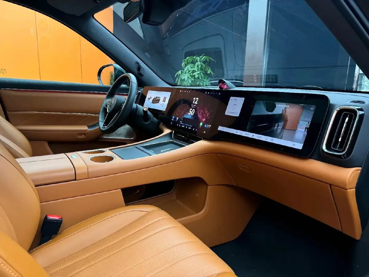 2025 AITO AITO M8 REEV 160HP REEV 53.4KWH,autocango,china used car exporter,china ev exporter,chinese used car exporter,chinese used ev exporter