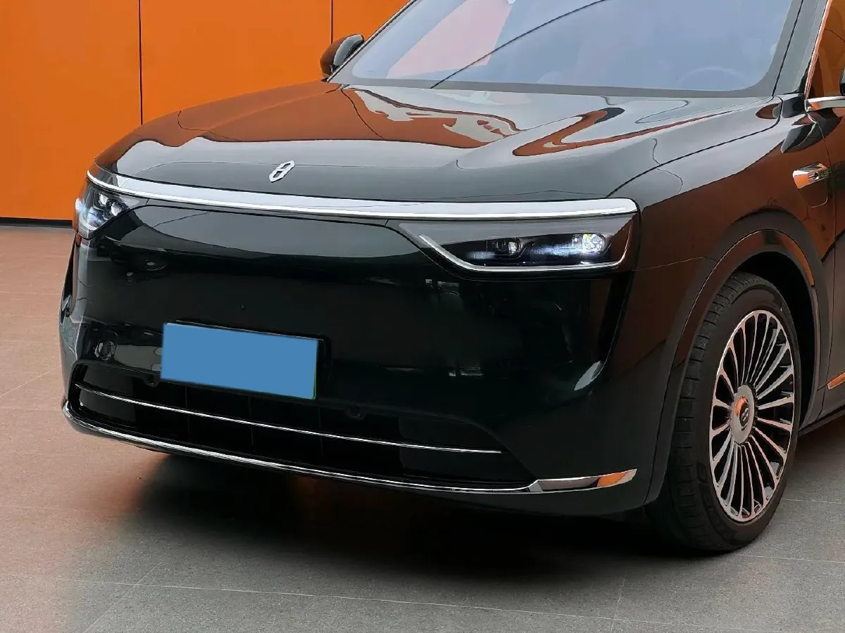 2025 AITO AITO M8 REEV 160HP REEV 53.4KWH,autocango,china used car exporter,china ev exporter,chinese used car exporter,chinese used ev exporter