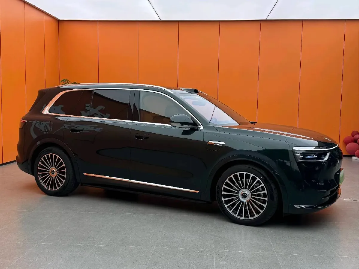 2025 AITO AITO M8 REEV 160HP REEV 53.4KWH,autocango,china used car exporter,china ev exporter,chinese used car exporter,chinese used ev exporter