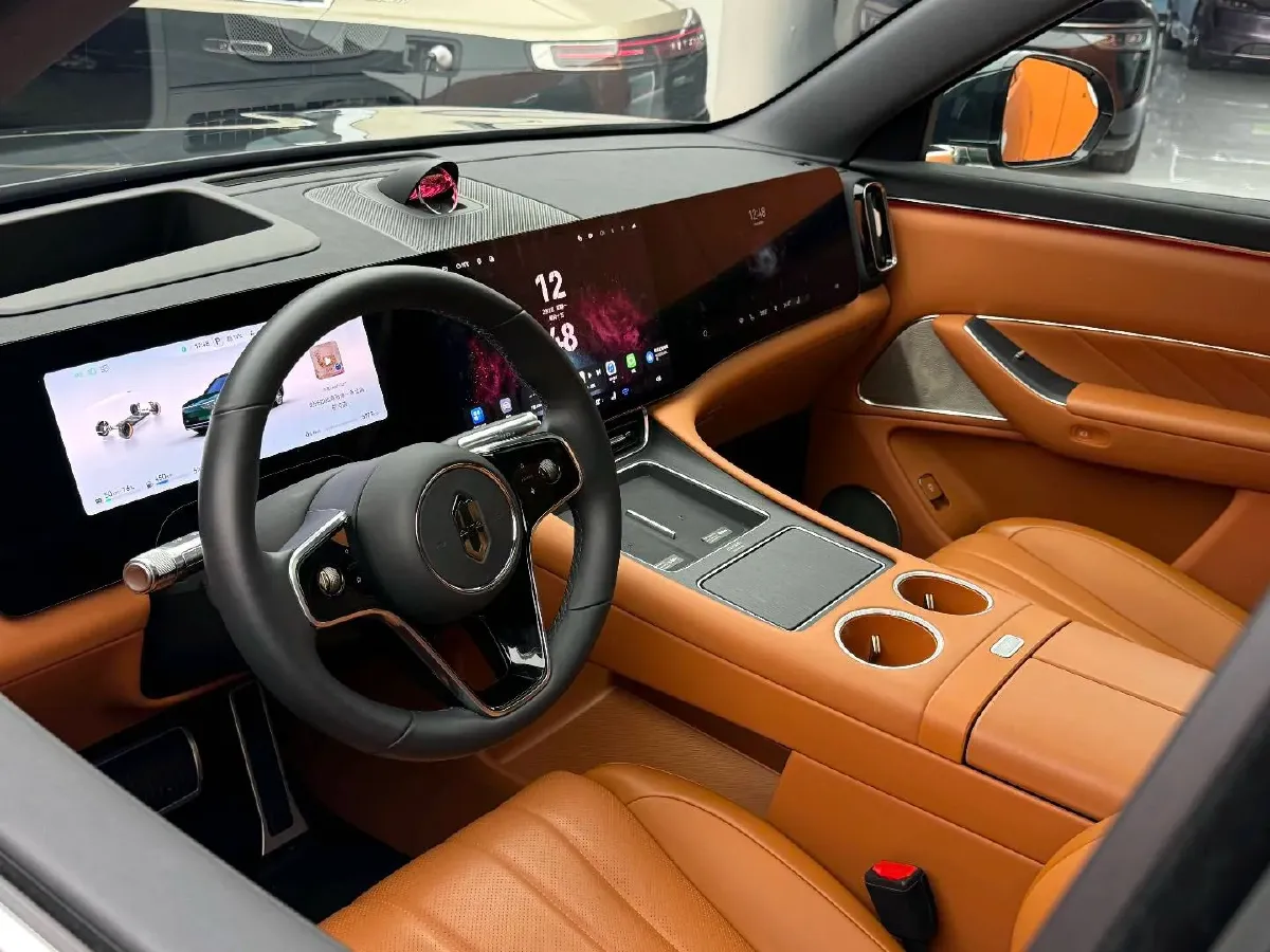 2025 AITO AITO M8 REEV 160HP REEV 53.4KWH,autocango,china used car exporter,china ev exporter,chinese used car exporter,chinese used ev exporter