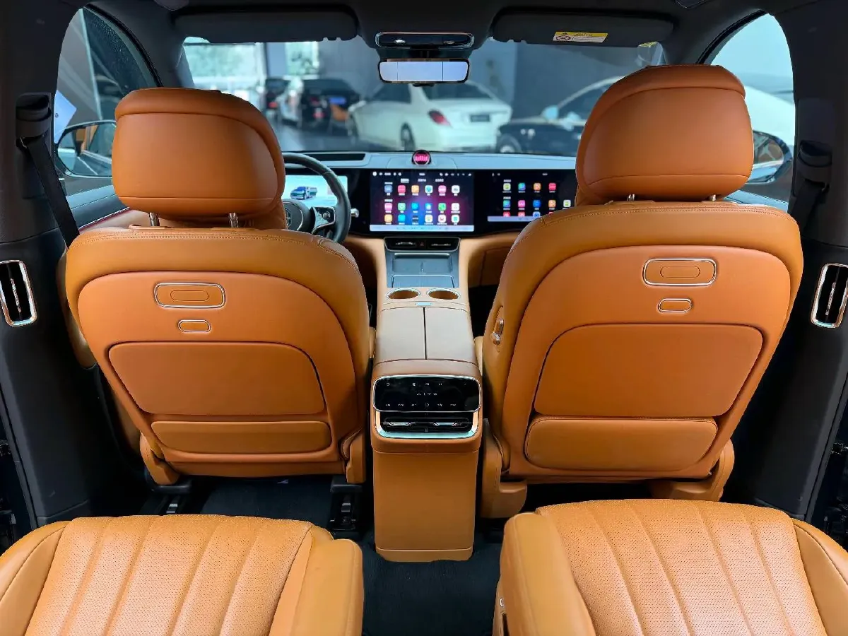 2025 AITO AITO M8 REEV 160HP REEV 53.4KWH,autocango,china used car exporter,china ev exporter,chinese used car exporter,chinese used ev exporter