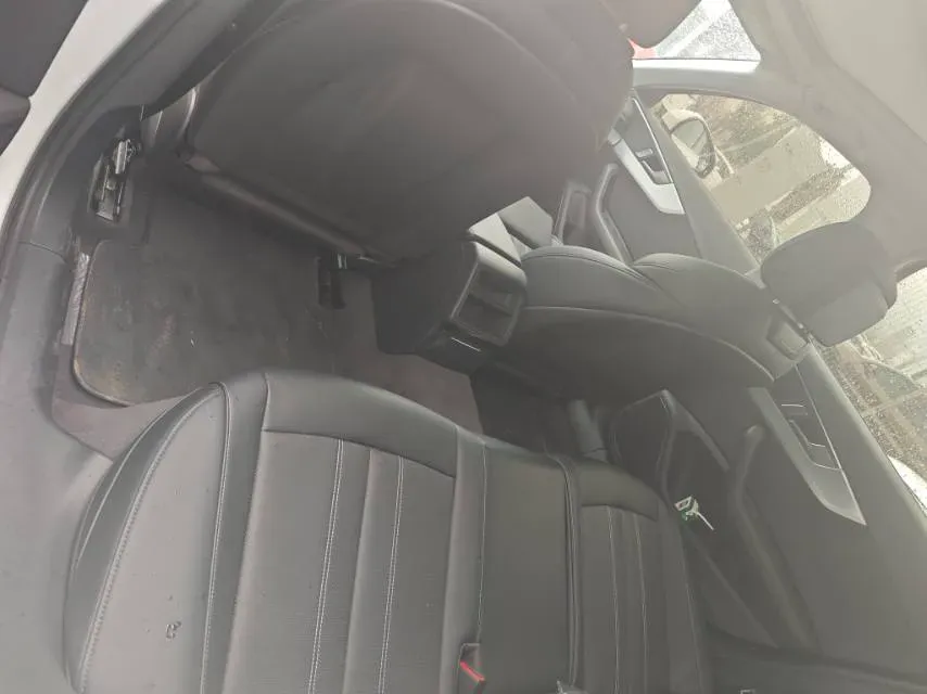 2024 Audi A4L 2.0T 190HP L4 7DCT,autocango,china used car exporter,china ev exporter,chinese used car exporter,chinese used ev exporter