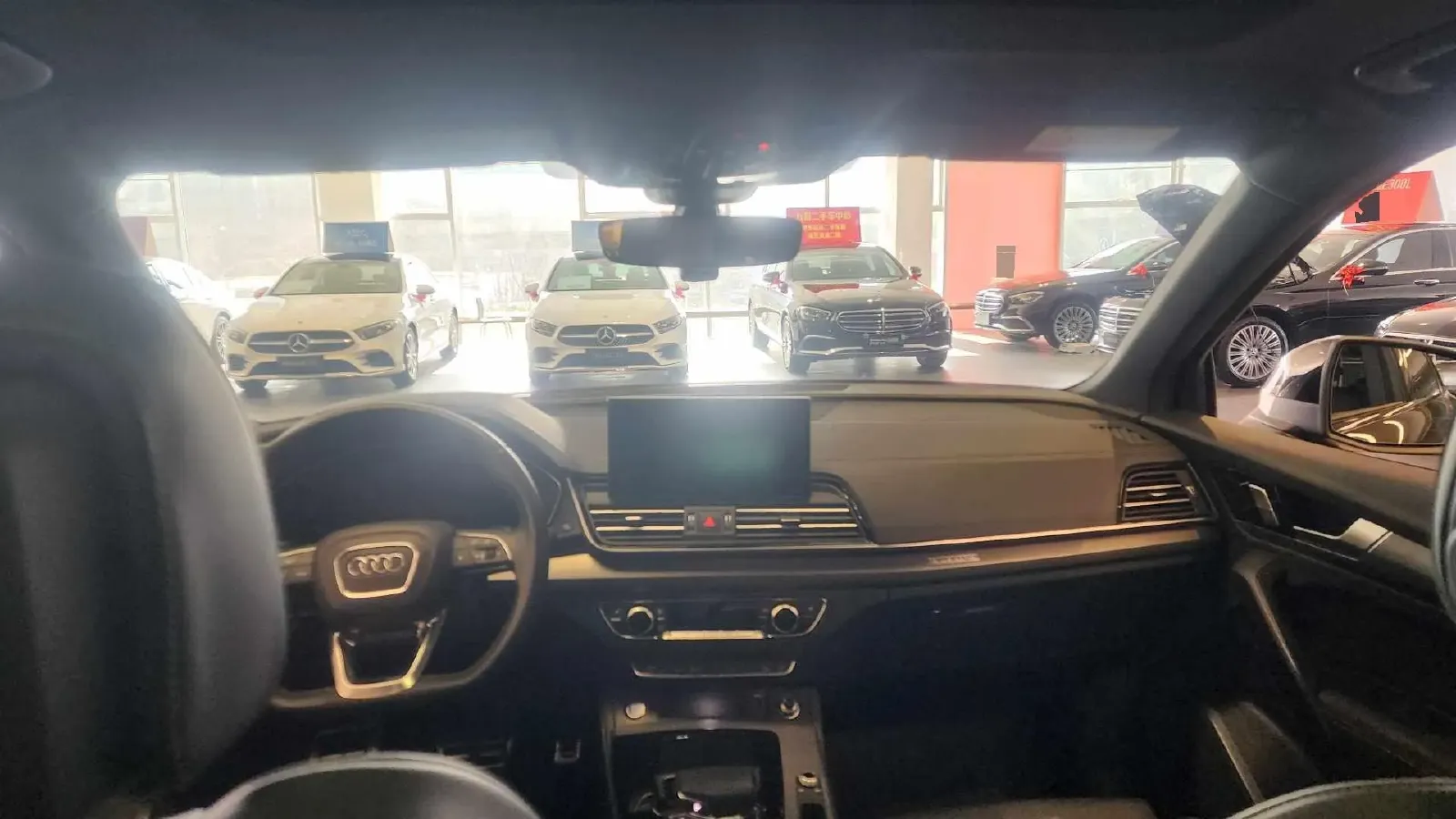 2024 Audi Q5L 2.0T 245HP L4 7DCT,autocango,china used car exporter,china ev exporter,chinese used car exporter,chinese used ev exporter