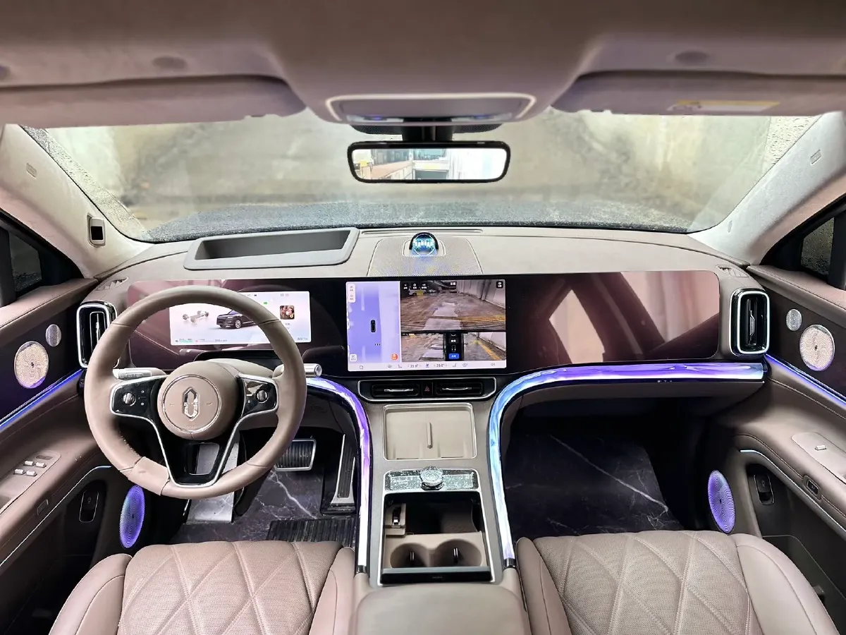 2025 AITO AITO M9 REEV 160HP REEV 52KWH,autocango,china used car exporter,china ev exporter,chinese used car exporter,chinese used ev exporter