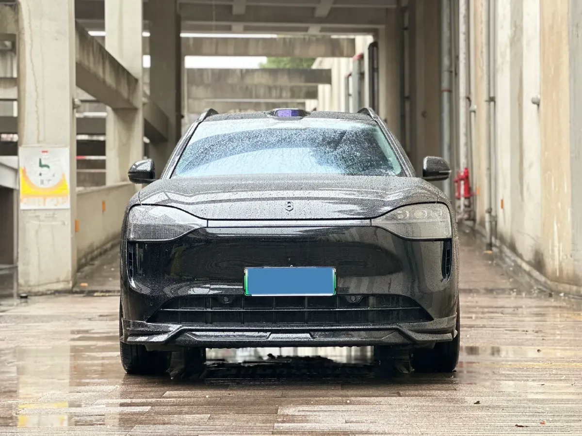 2025 AITO AITO M9 REEV 160HP REEV 52KWH,autocango,china used car exporter,china ev exporter,chinese used car exporter,chinese used ev exporter