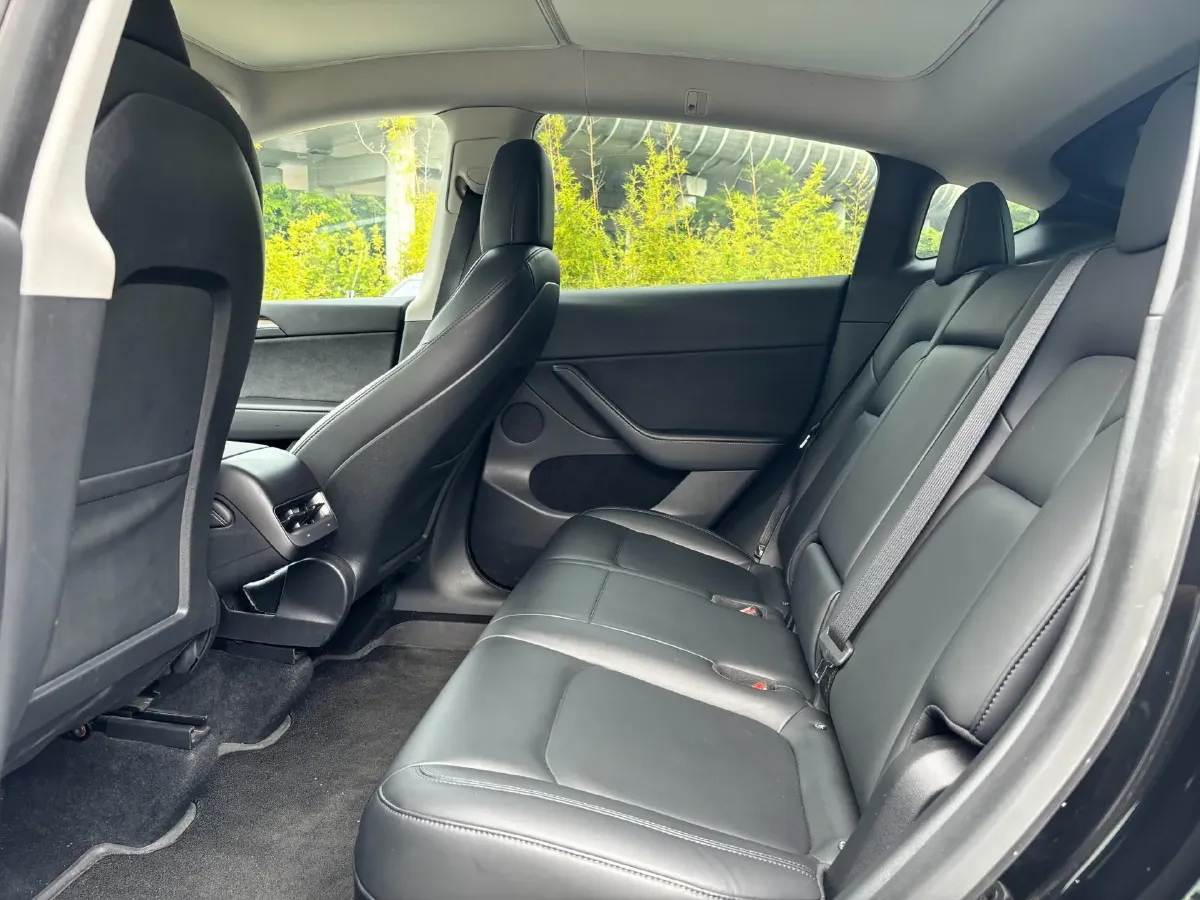 2022 Tesla Model Y BEV 60KWH,autocango,china used car exporter,china ev exporter,chinese used car exporter,chinese used ev exporter