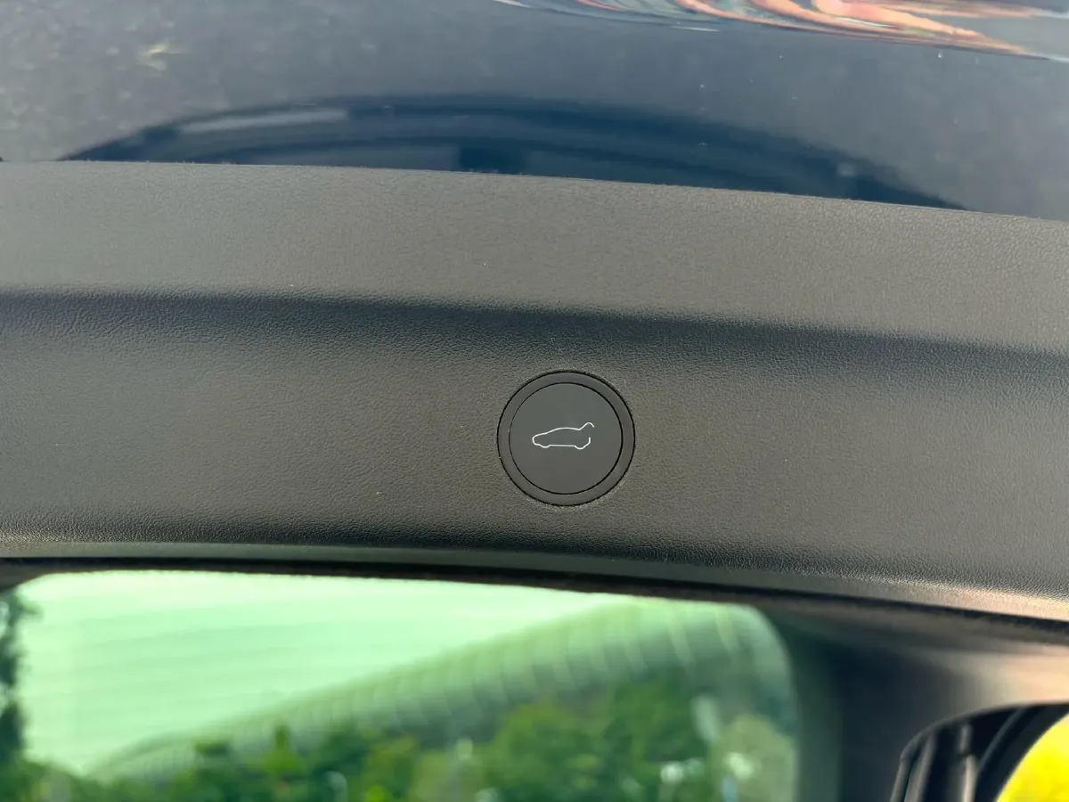 2022 Tesla Model Y BEV 60KWH,autocango,china used car exporter,china ev exporter,chinese used car exporter,chinese used ev exporter