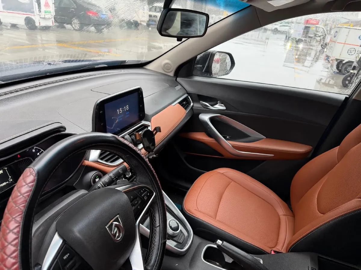 2017 HaiMa S5 Young Edition 1.6L 122HP L4 5MT,autocango,china used car exporter,china ev exporter,chinese used car exporter,chinese used ev exporter