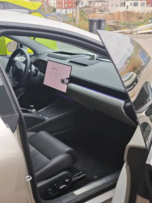 2025 Zeekr 007 BEV 75KWH,autocango,china used car exporter,china ev exporter,chinese used car exporter,chinese used ev exporter