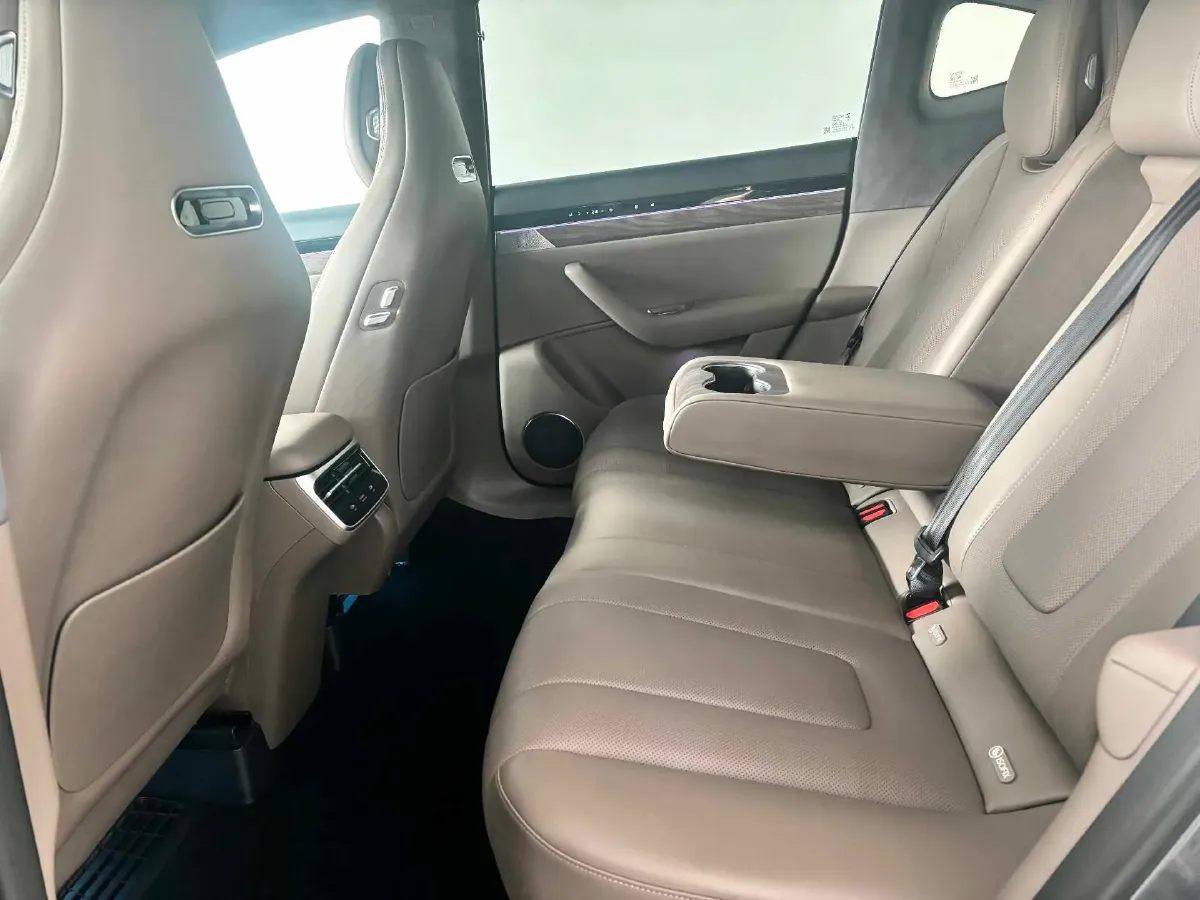 2025 Luxeed R7 REEV 156HP REEV 37KWH,autocango,china used car exporter,china ev exporter,chinese used car exporter,chinese used ev exporter