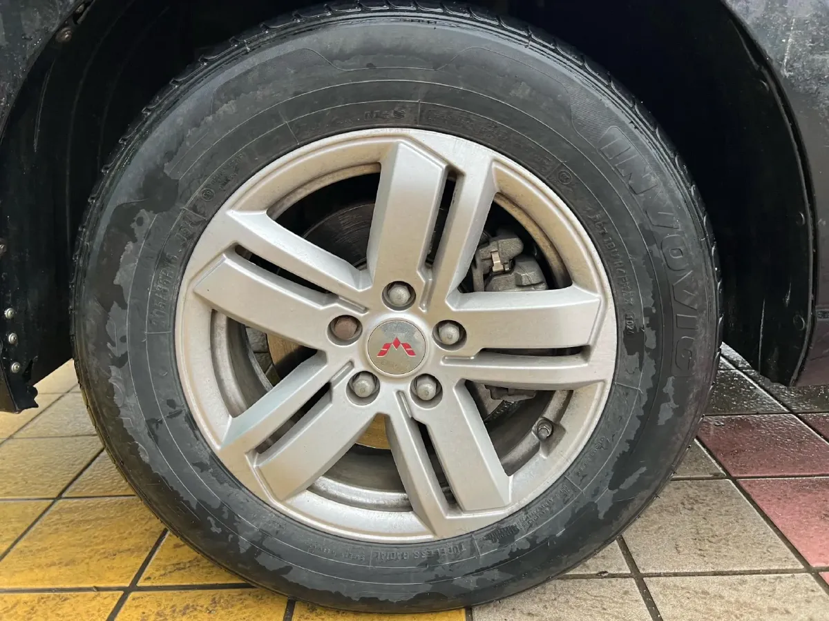 2020 BaoJun RC-5 1.5L 99HP L4 6MT,autocango,china used car exporter,china ev exporter,chinese used car exporter,chinese used ev exporter