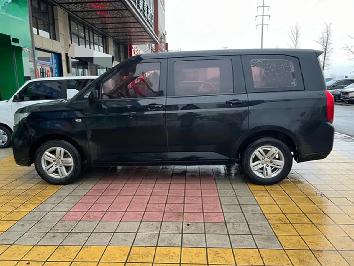2020 BaoJun RC-5 1.5L 99HP L4 6MT,autocango,china used car exporter,china ev exporter,chinese used car exporter,chinese used ev exporter