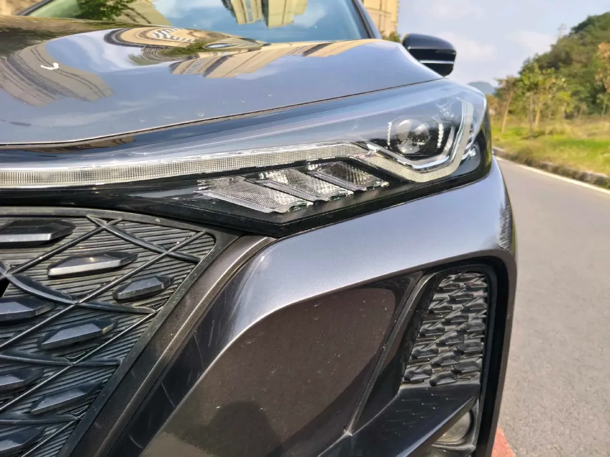 2020 ChangAn CS75 Plus 2.0T 233HP L4 8AT,autocango,china used car exporter,china ev exporter,chinese used car exporter,chinese used ev exporter