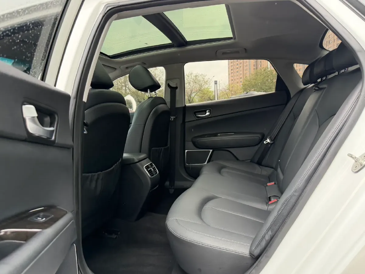 2017 Kia K5 2.0L 161HP L4 6AT,autocango,china used car exporter,china ev exporter,chinese used car exporter,chinese used ev exporter