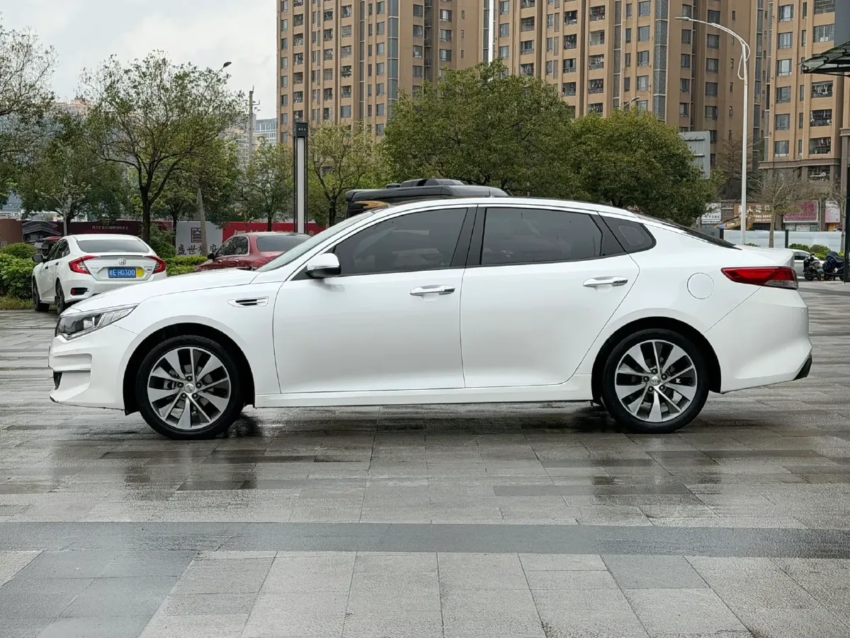 2017 Kia K5 2.0L 161HP L4 6AT,autocango,china used car exporter,china ev exporter,chinese used car exporter,chinese used ev exporter
