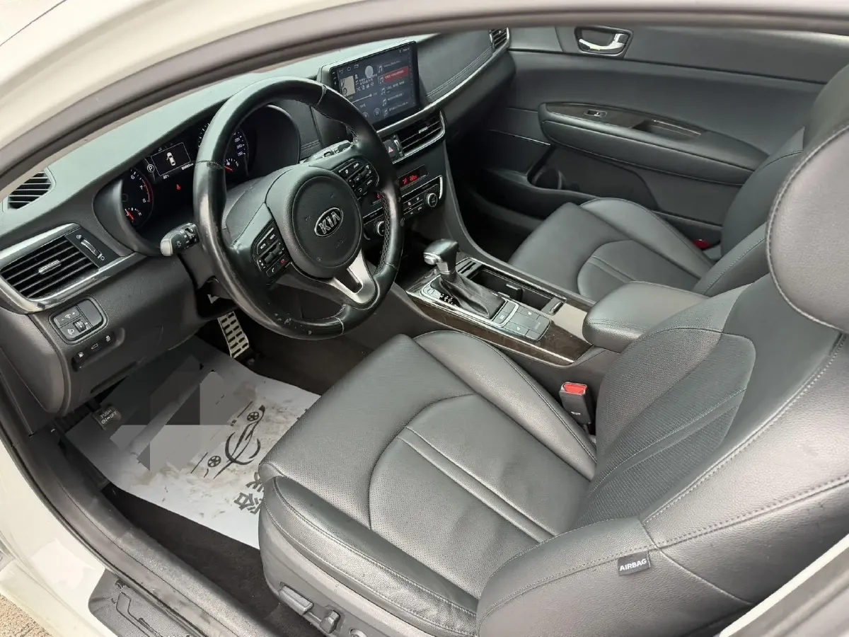 2017 Kia K5 2.0L 161HP L4 6AT,autocango,china used car exporter,china ev exporter,chinese used car exporter,chinese used ev exporter