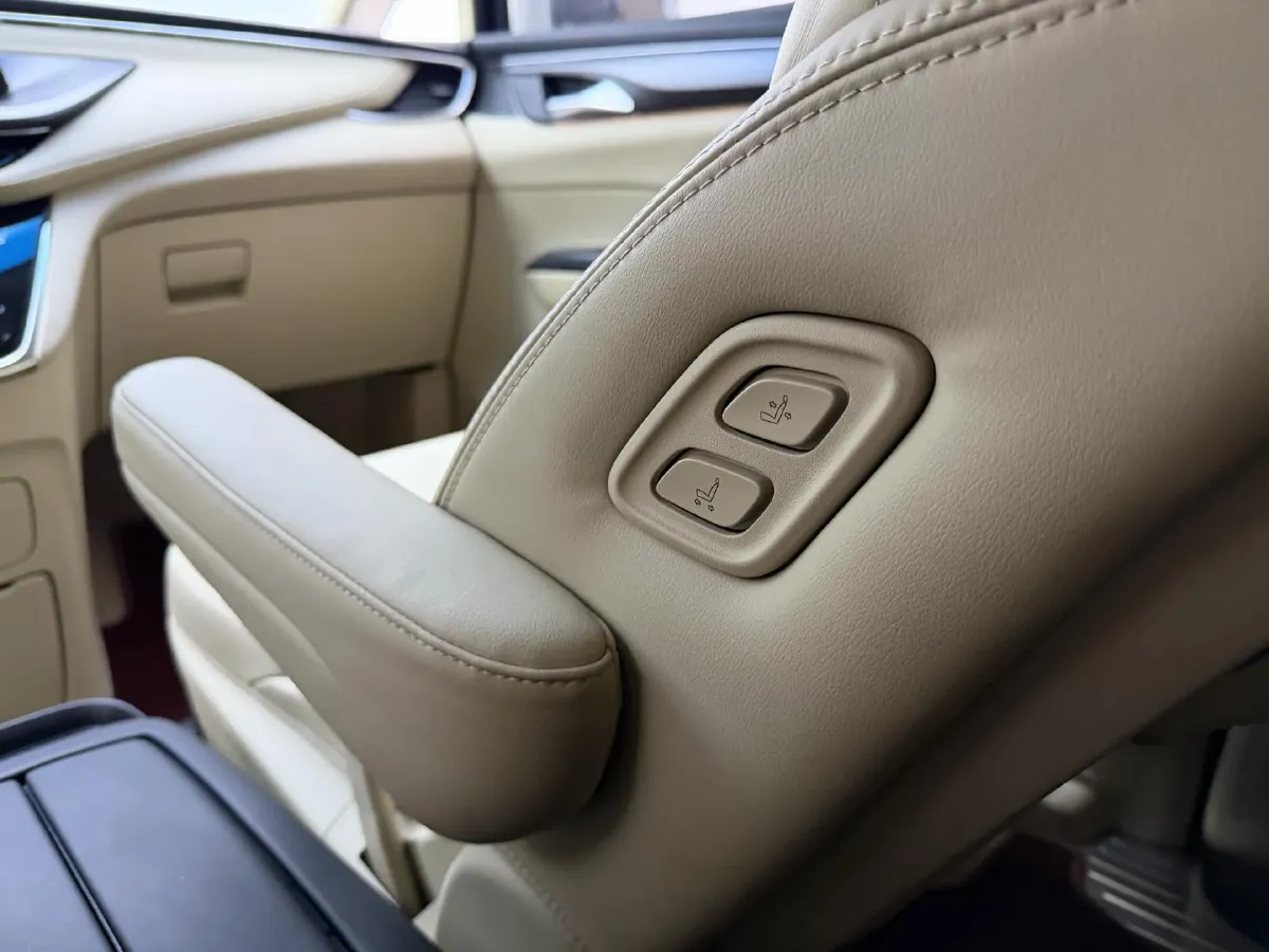 2023 Buick GL8 2.0T 237HP L4 9AT,autocango,china used car exporter,china ev exporter,chinese used car exporter,chinese used ev exporter