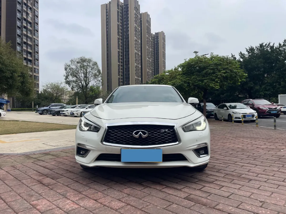 2018 Jeep Grand Commander 2.0T 265HP L4 9AT,autocango,china used car exporter,china ev exporter,chinese used car exporter,chinese used ev exporter