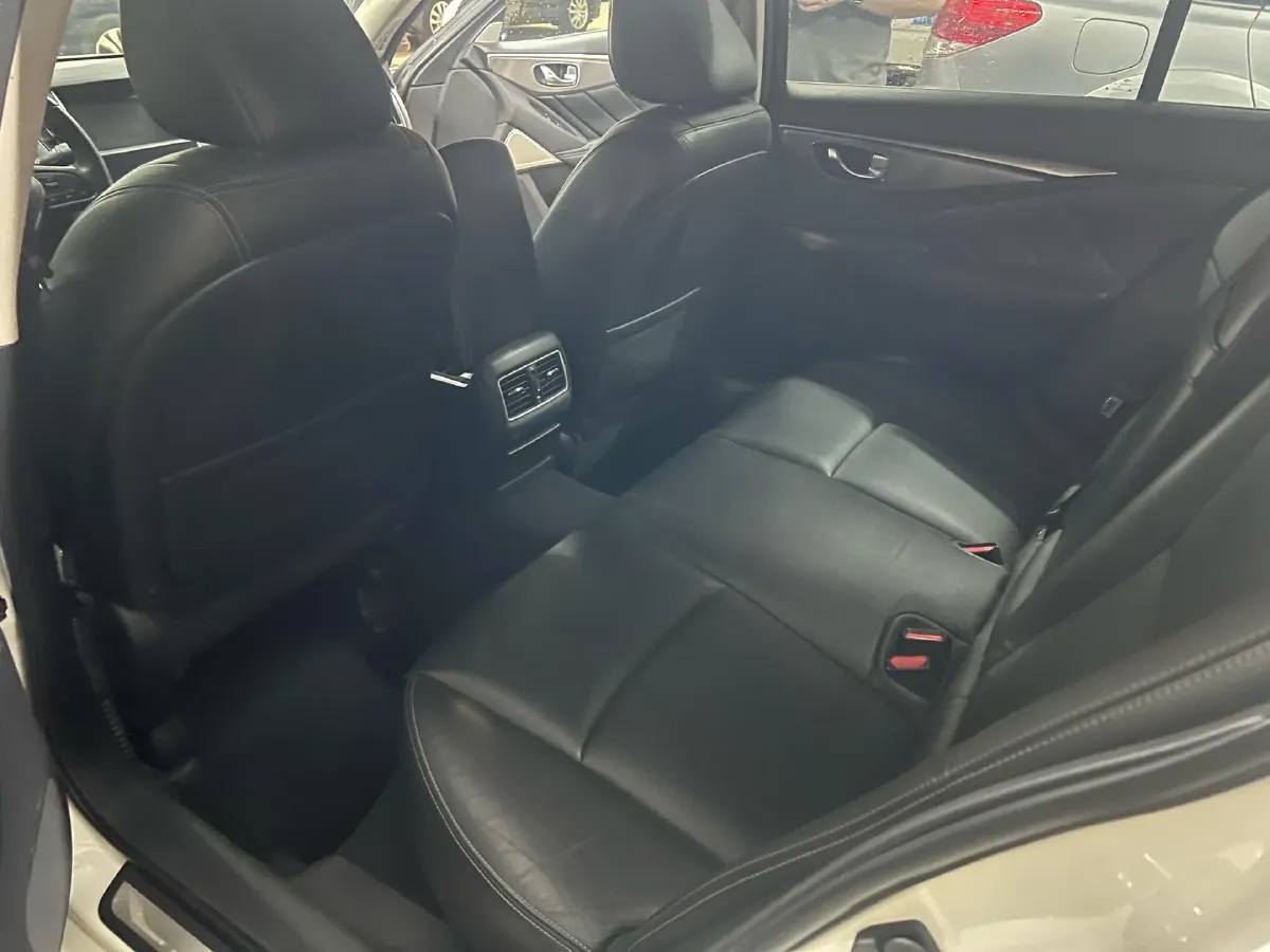 2018 Jeep Grand Commander 2.0T 265HP L4 9AT,autocango,china used car exporter,china ev exporter,chinese used car exporter,chinese used ev exporter