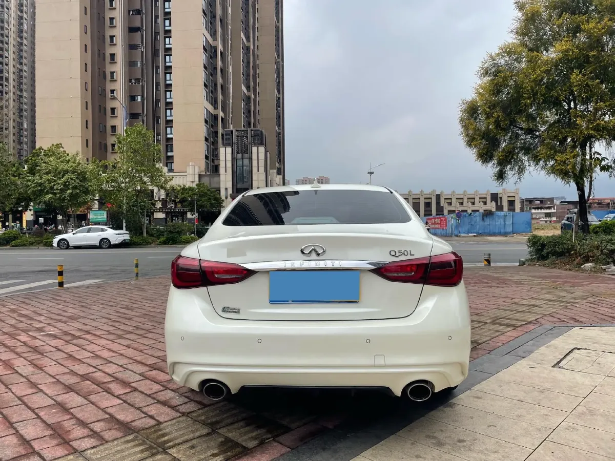 2018 Jeep Grand Commander 2.0T 265HP L4 9AT,autocango,china used car exporter,china ev exporter,chinese used car exporter,chinese used ev exporter