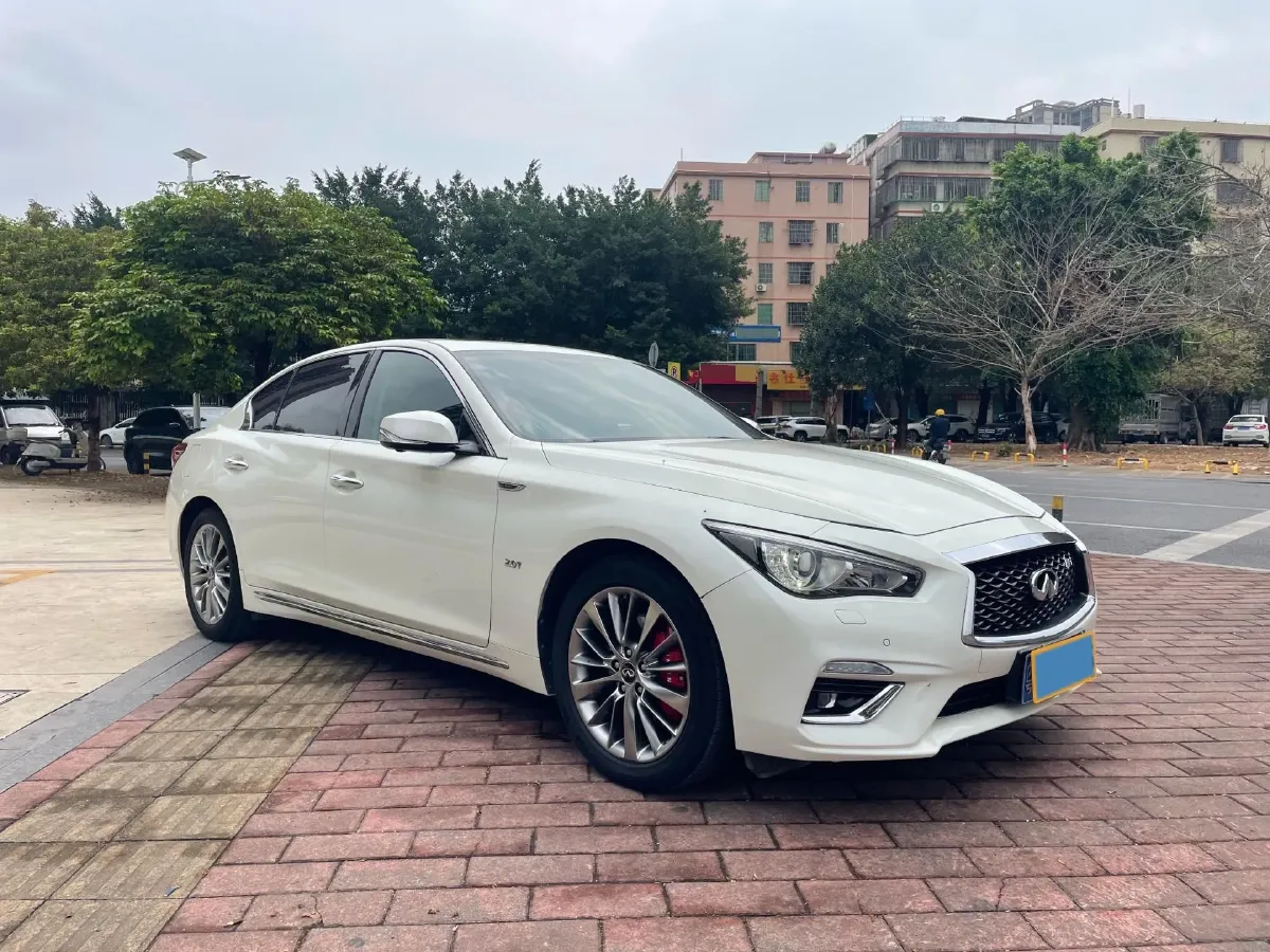 2018 Jeep Grand Commander 2.0T 265HP L4 9AT,autocango,china used car exporter,china ev exporter,chinese used car exporter,chinese used ev exporter