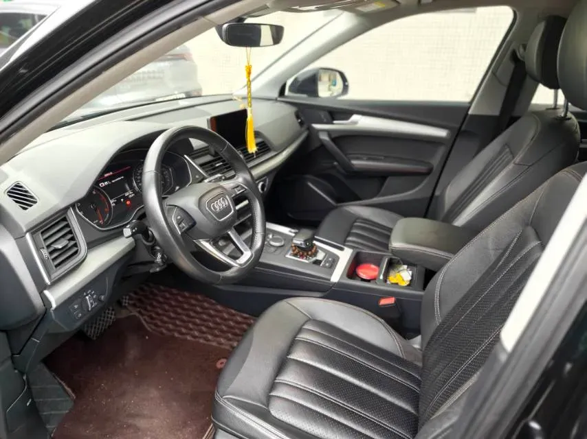 2020 Audi Q5L 2.0T 190HP L4 7DCT,autocango,china used car exporter,china ev exporter,chinese used car exporter,chinese used ev exporter