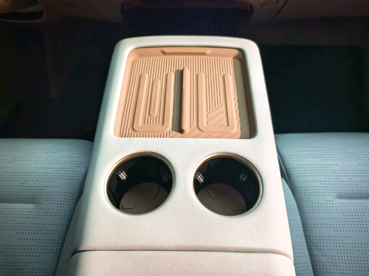 2024 Avatr 07 1.5T 156HP L4 REEV 39.05KWH,autocango,china used car exporter,china ev exporter,chinese used car exporter,chinese used ev exporter