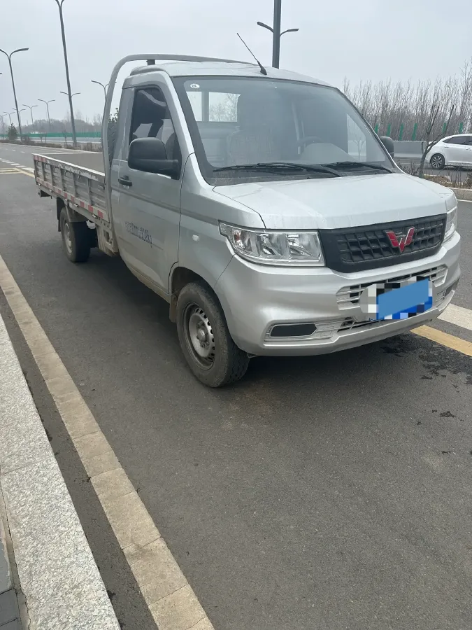2023 WuLing RongGuang New Truck 1.5L 102HP L4 5MT,autocango,china used car exporter,china ev exporter,chinese used car exporter,chinese used ev exporter