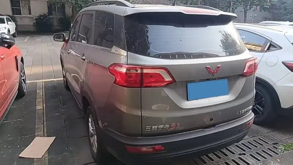 2019 WuLing HongGuang S3 1.5L 99HP L4 6MT,autocango,china used car exporter,china ev exporter,chinese used car exporter,chinese used ev exporter