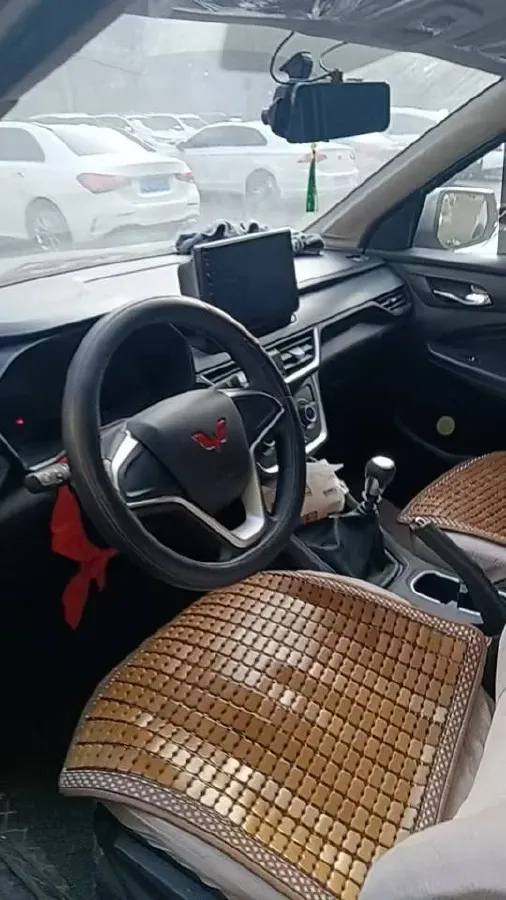 2019 WuLing HongGuang S3 1.5L 99HP L4 6MT,autocango,china used car exporter,china ev exporter,chinese used car exporter,chinese used ev exporter