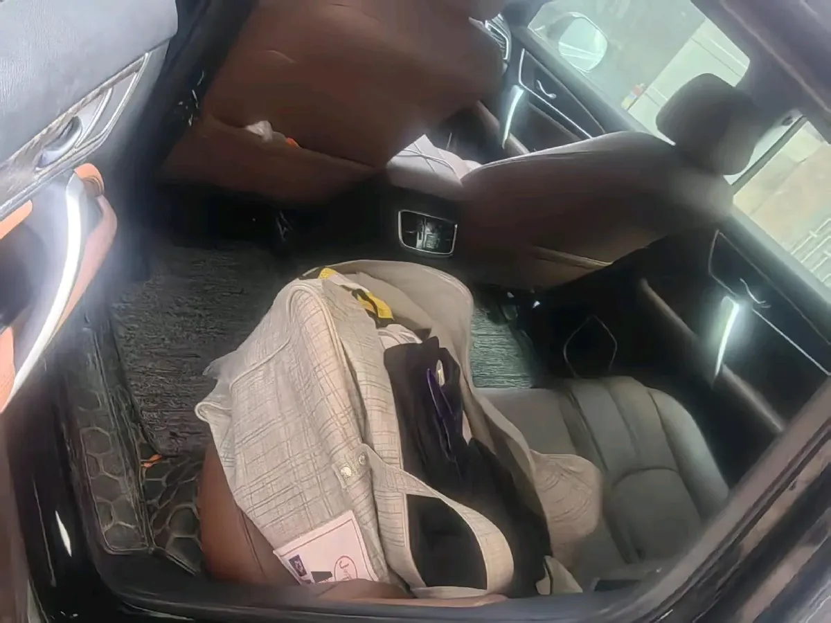 2020 Honda UR-V 2.0T 272HP L4 9AT,autocango,china used car exporter,china ev exporter,chinese used car exporter,chinese used ev exporter