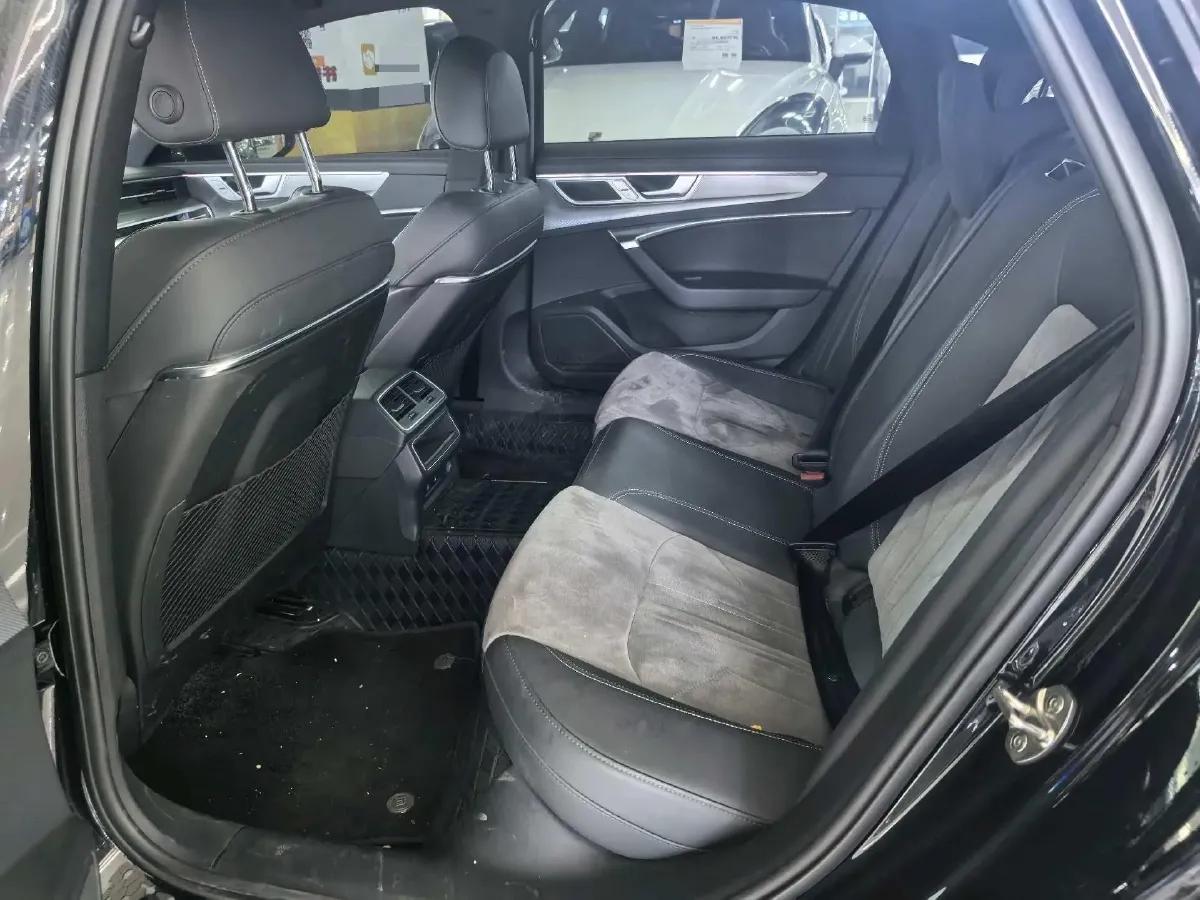2023 Audi A6L 2.0T 190HP L4 7DCT,autocango,china used car exporter,china ev exporter,chinese used car exporter,chinese used ev exporter