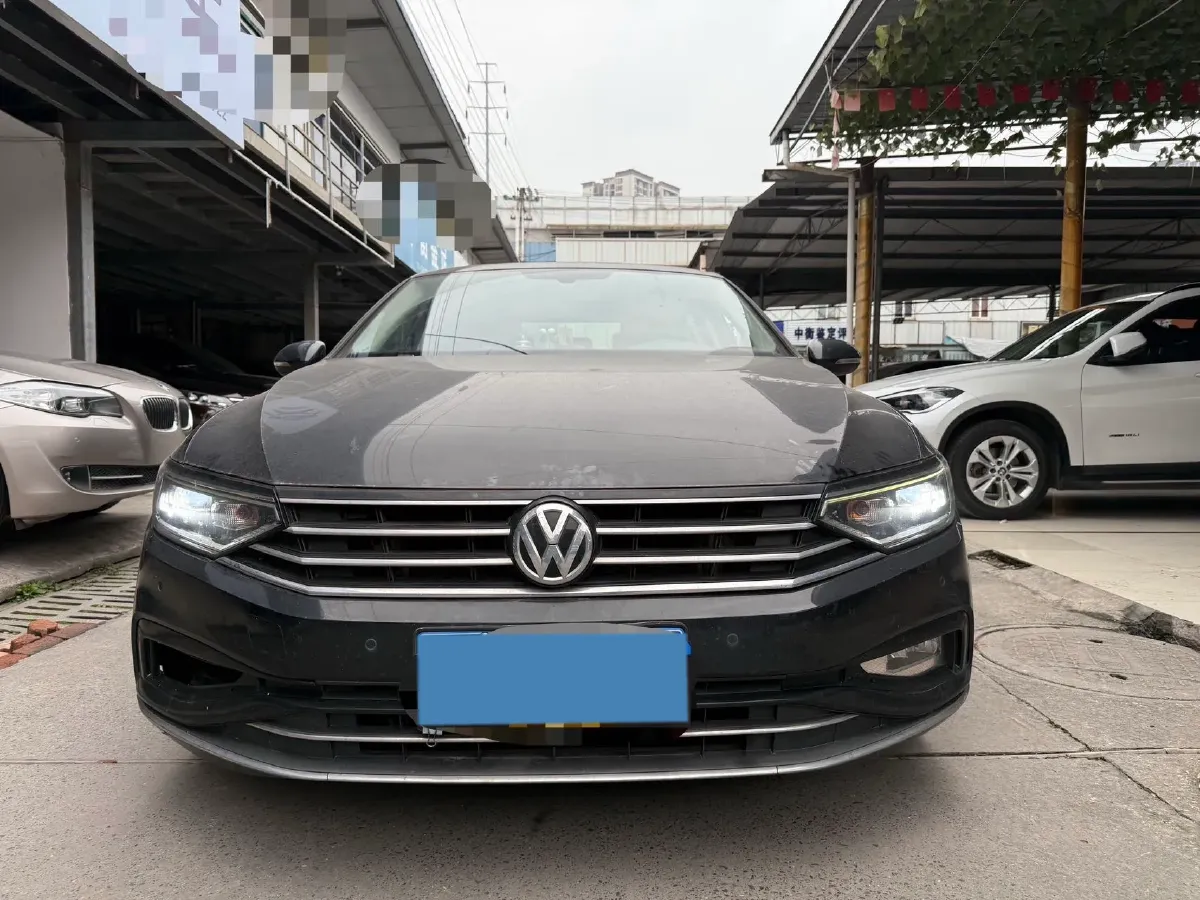 2020 Volkswagen Magotan 2.0T 186HP L4 7DCT,autocango,china used car exporter,china ev exporter,chinese used car exporter,chinese used ev exporter