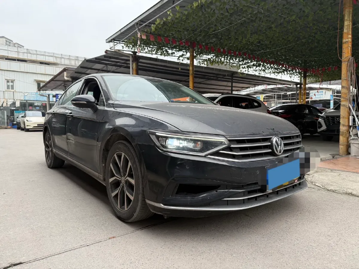 2020 Volkswagen Magotan 2.0T 186HP L4 7DCT,autocango,china used car exporter,china ev exporter,chinese used car exporter,chinese used ev exporter