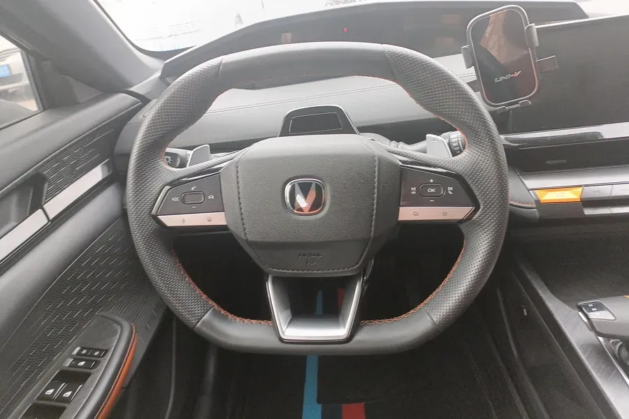 2022 ChangAn UNI-V 1.5T 188HP L4 7DCT,autocango,china used car exporter,china ev exporter,chinese used car exporter,chinese used ev exporter