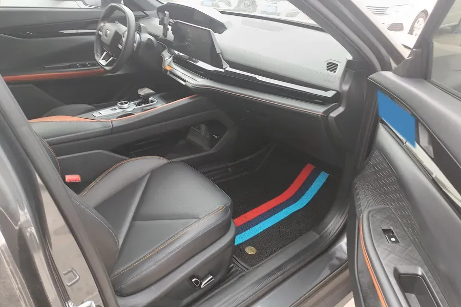 2022 ChangAn UNI-V 1.5T 188HP L4 7DCT,autocango,china used car exporter,china ev exporter,chinese used car exporter,chinese used ev exporter