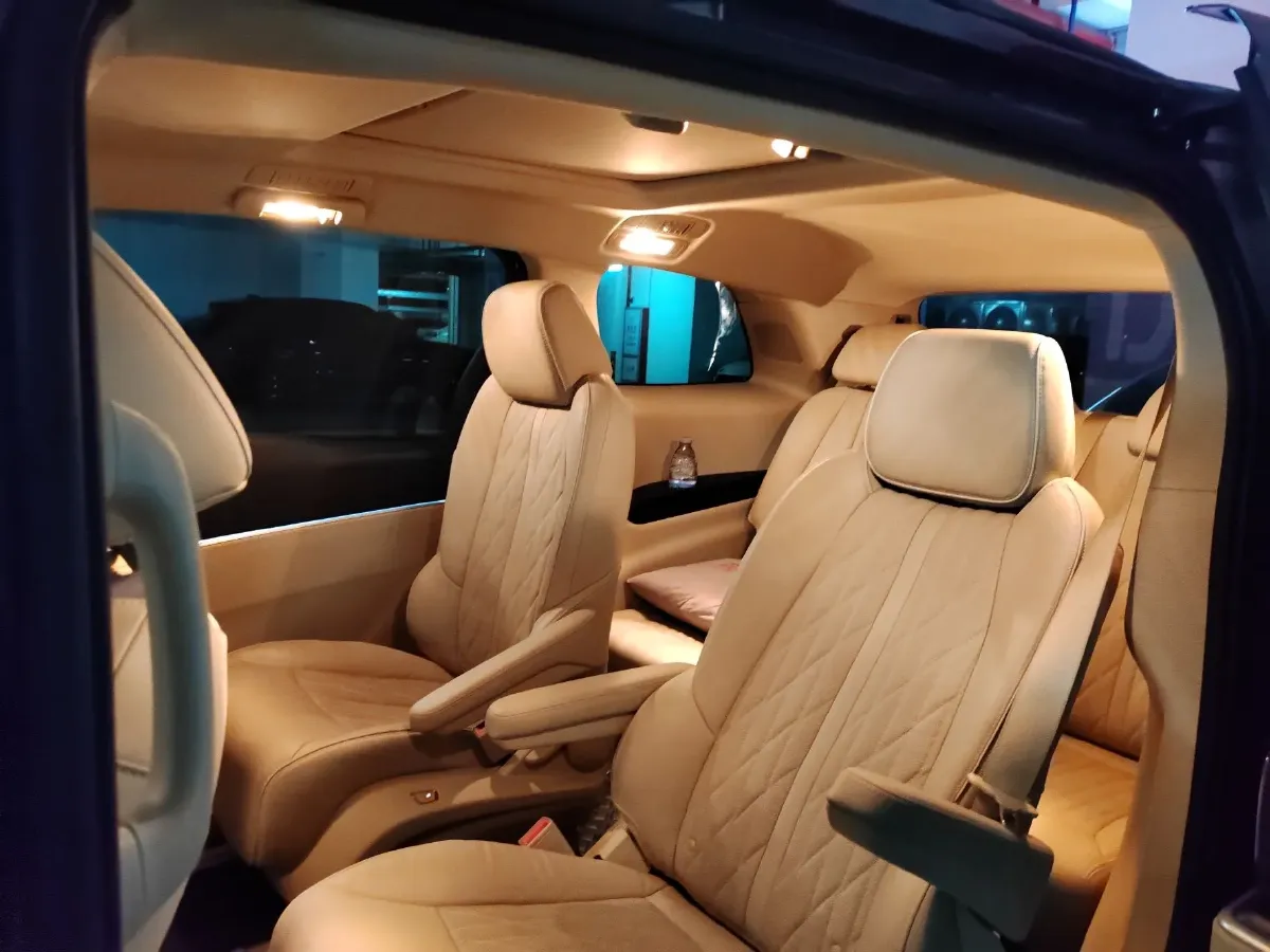 2023 Buick GL8 2.0T 237HP L4 9AT,autocango,china used car exporter,china ev exporter,chinese used car exporter,chinese used ev exporter