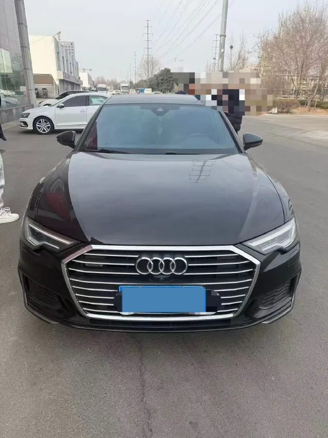 2022 Audi A6L 2.0T 224HP L4 7DCT,autocango,china used car exporter,china ev exporter,chinese used car exporter,chinese used ev exporter