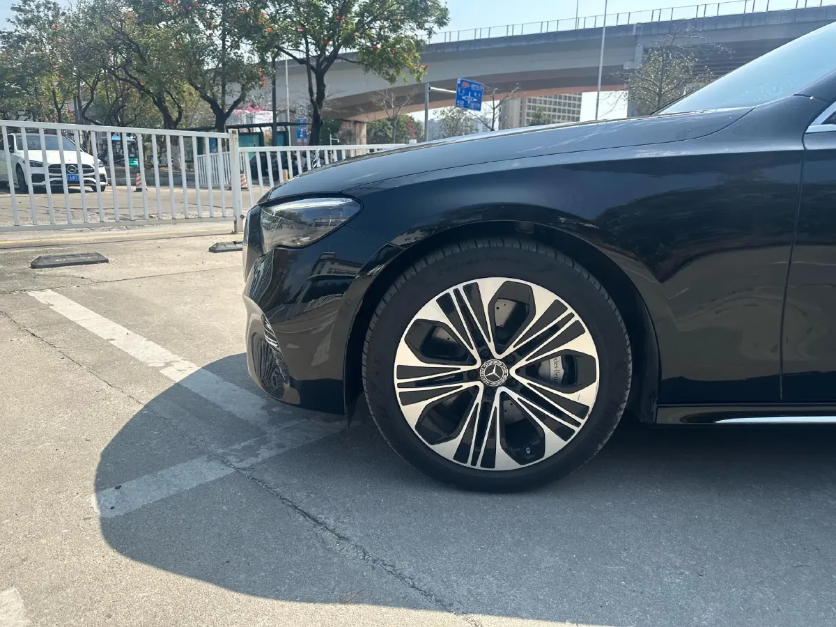 2024 Mercedes-Benz E Class 2.0T 204HP L4 9AT PHEV 25.4KWH,autocango,china used car exporter,china ev exporter,chinese used car exporter,chinese used ev exporter