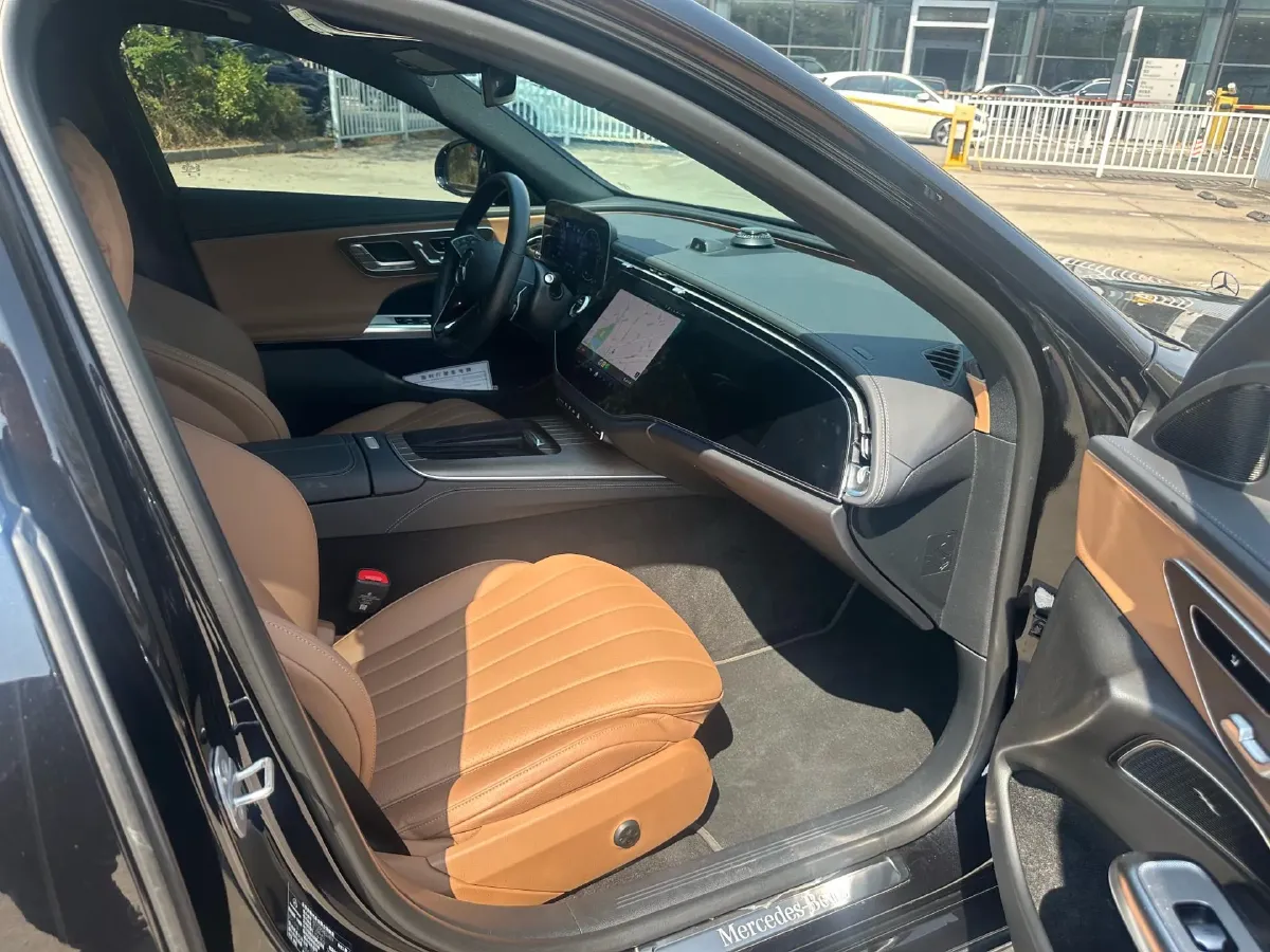 2024 Mercedes-Benz E Class 2.0T 204HP L4 9AT PHEV 25.4KWH,autocango,china used car exporter,china ev exporter,chinese used car exporter,chinese used ev exporter