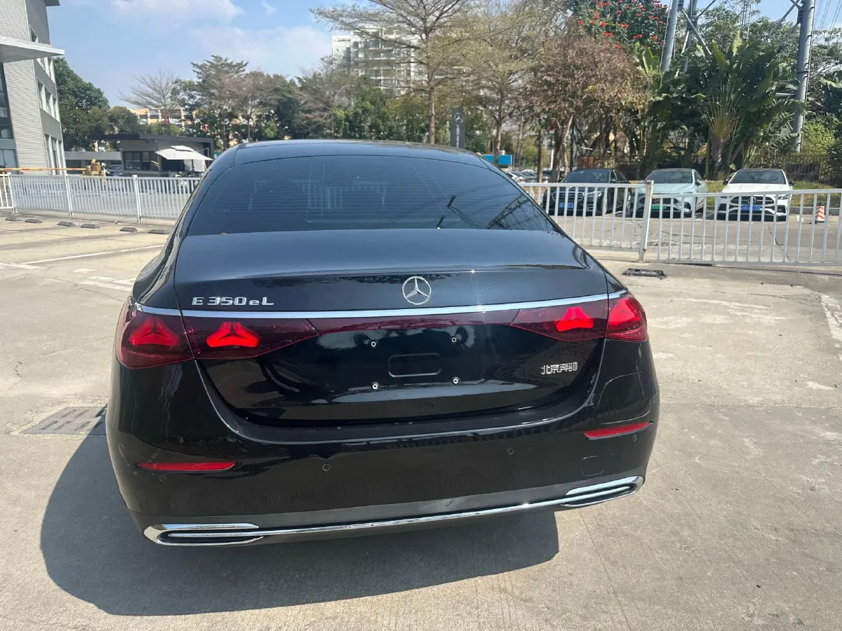 2024 Mercedes-Benz E Class 2.0T 204HP L4 9AT PHEV 25.4KWH,autocango,china used car exporter,china ev exporter,chinese used car exporter,chinese used ev exporter