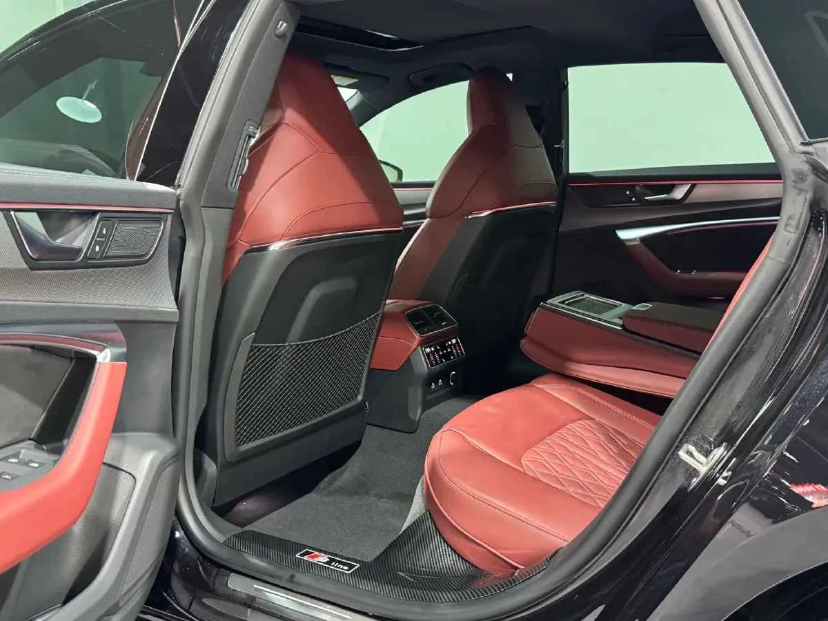 2024 Audi A7L 2.0T 245HP L4 7DCT,autocango,china used car exporter,china ev exporter,chinese used car exporter,chinese used ev exporter