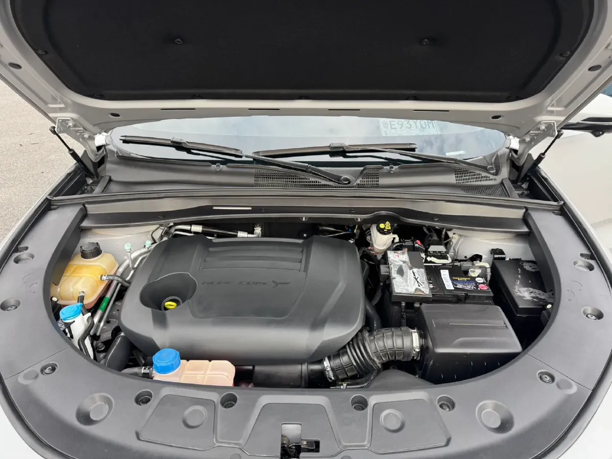 2021 ChangAn UNI-K 2.0T 233HP L4 8AT,autocango,china used car exporter,china ev exporter,chinese used car exporter,chinese used ev exporter