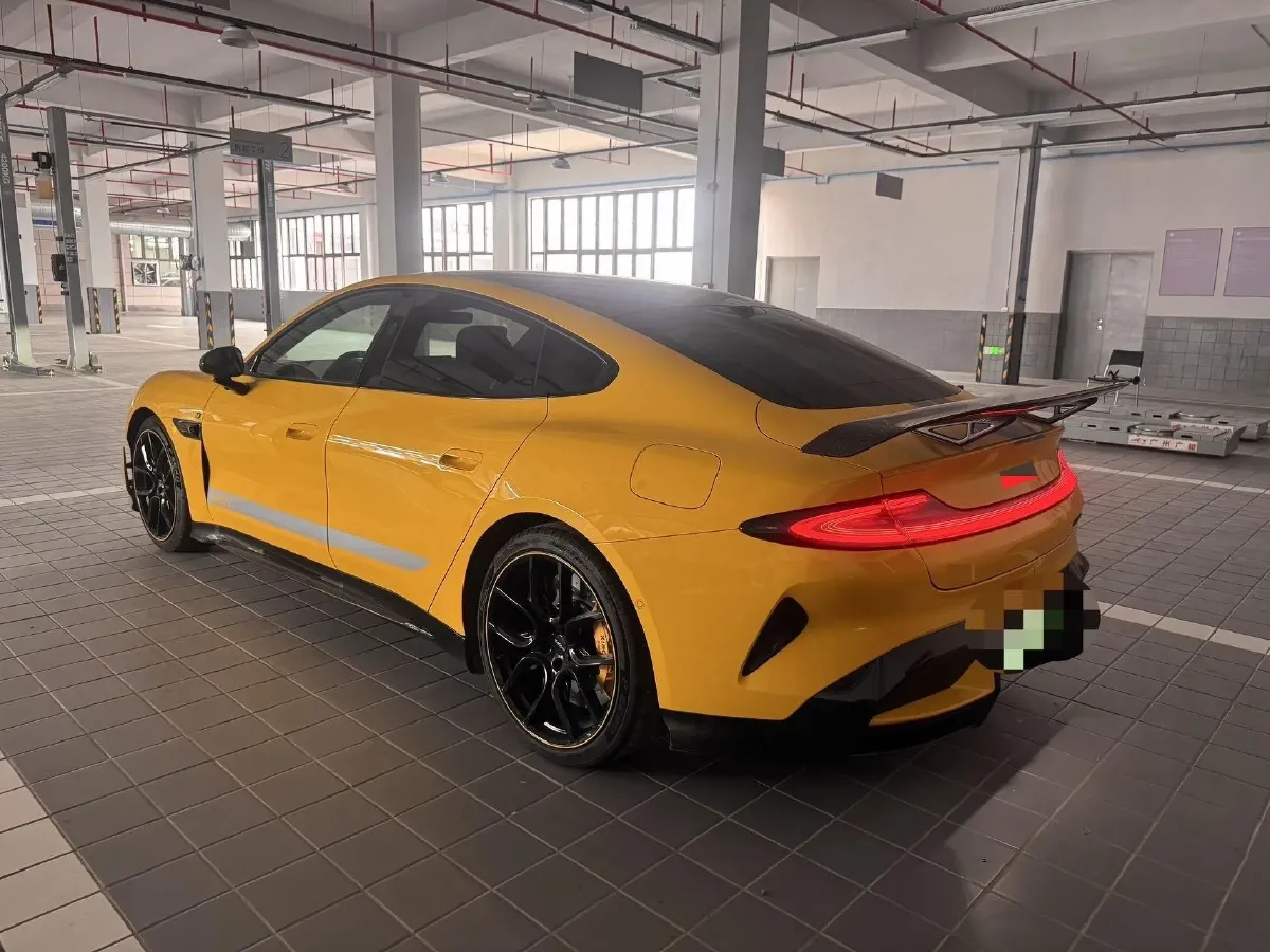 2025 MI SU7 Ultra BEV 93.7KWH,autocango,china used car exporter,china ev exporter,chinese used car exporter,chinese used ev exporter