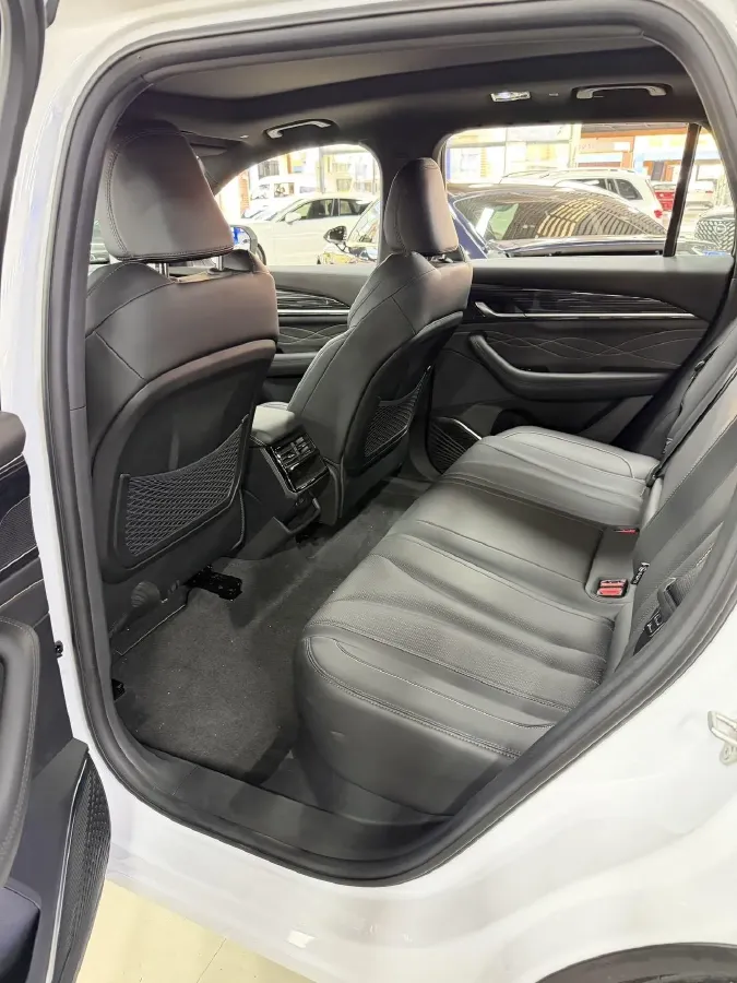 2024 Geely Monjaro 2.0T 218HP L4 7DCT,autocango,china used car exporter,china ev exporter,chinese used car exporter,chinese used ev exporter