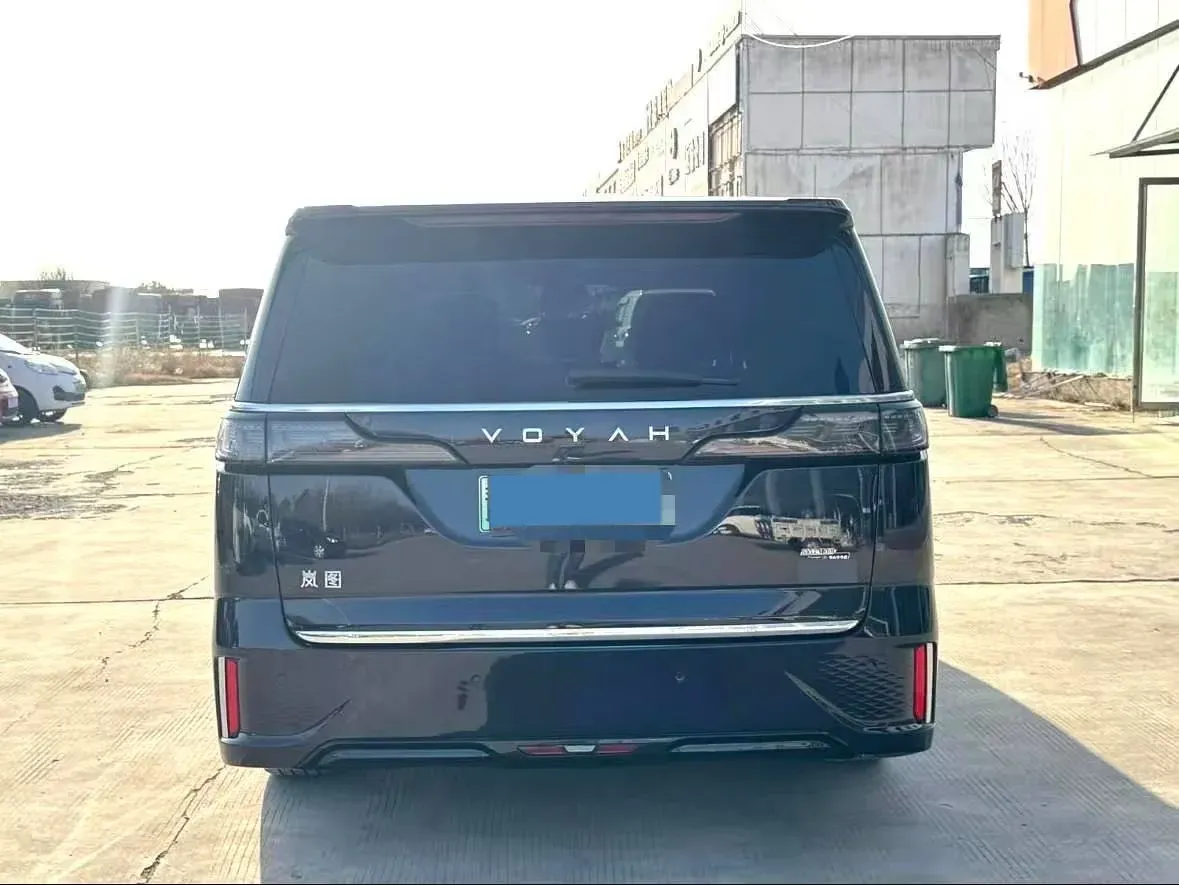 2024 Voyah Dream 1.5T 150HP L4 PHEV 43KWH,autocango,china used car exporter,china ev exporter,chinese used car exporter,chinese used ev exporter