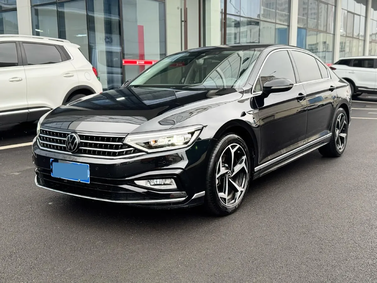 2023 Volkswagen Magotan 2.0T 186HP L4 7DCT,autocango,china used car exporter,china ev exporter,chinese used car exporter,chinese used ev exporter
