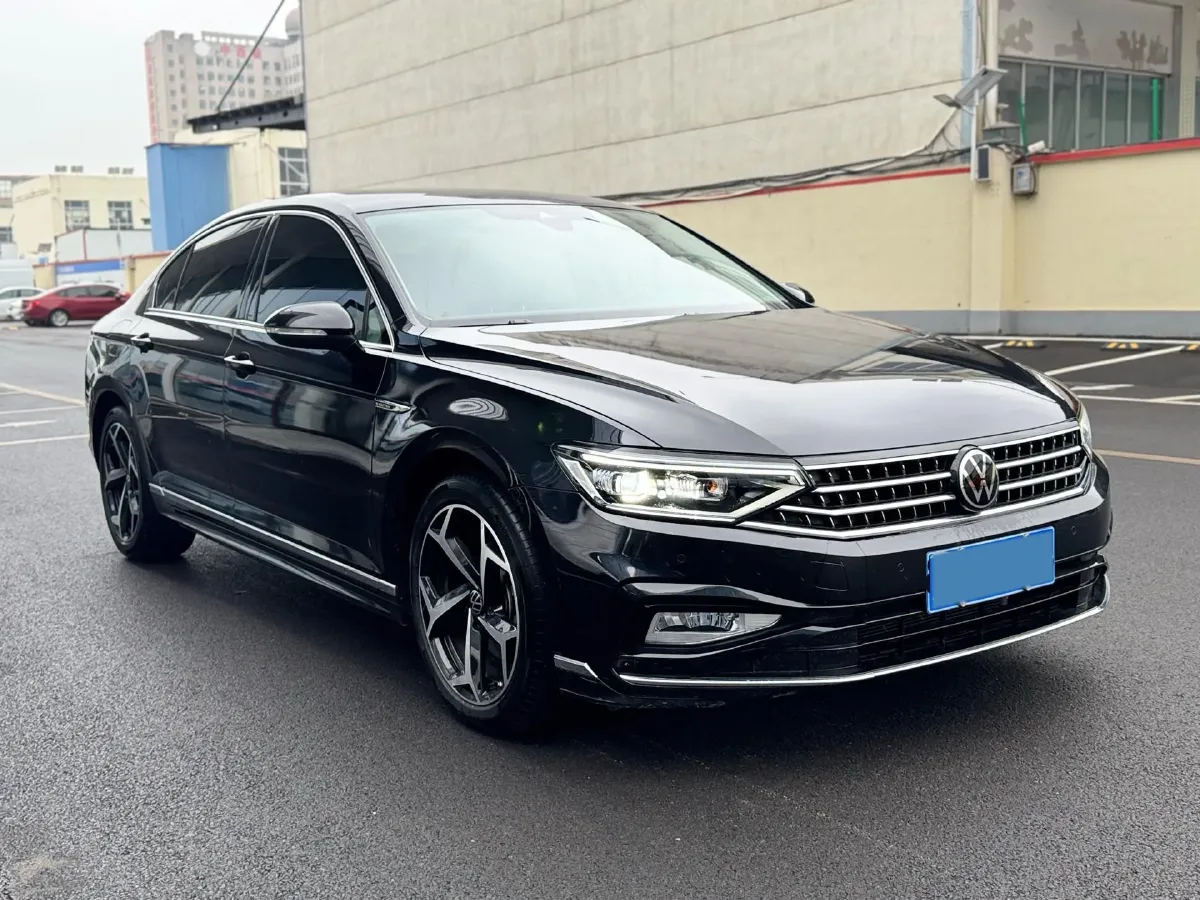 2023 Volkswagen Magotan 2.0T 186HP L4 7DCT,autocango,china used car exporter,china ev exporter,chinese used car exporter,chinese used ev exporter