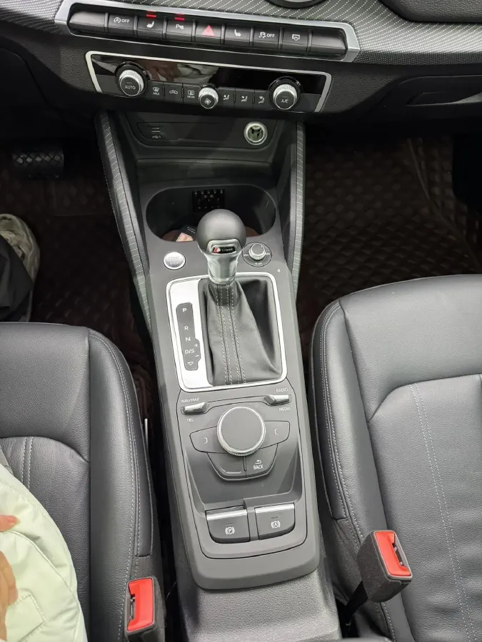 2022 Audi Q2L 1.4T 150HP L4 7DCT,autocango,china used car exporter,china ev exporter,chinese used car exporter,chinese used ev exporter