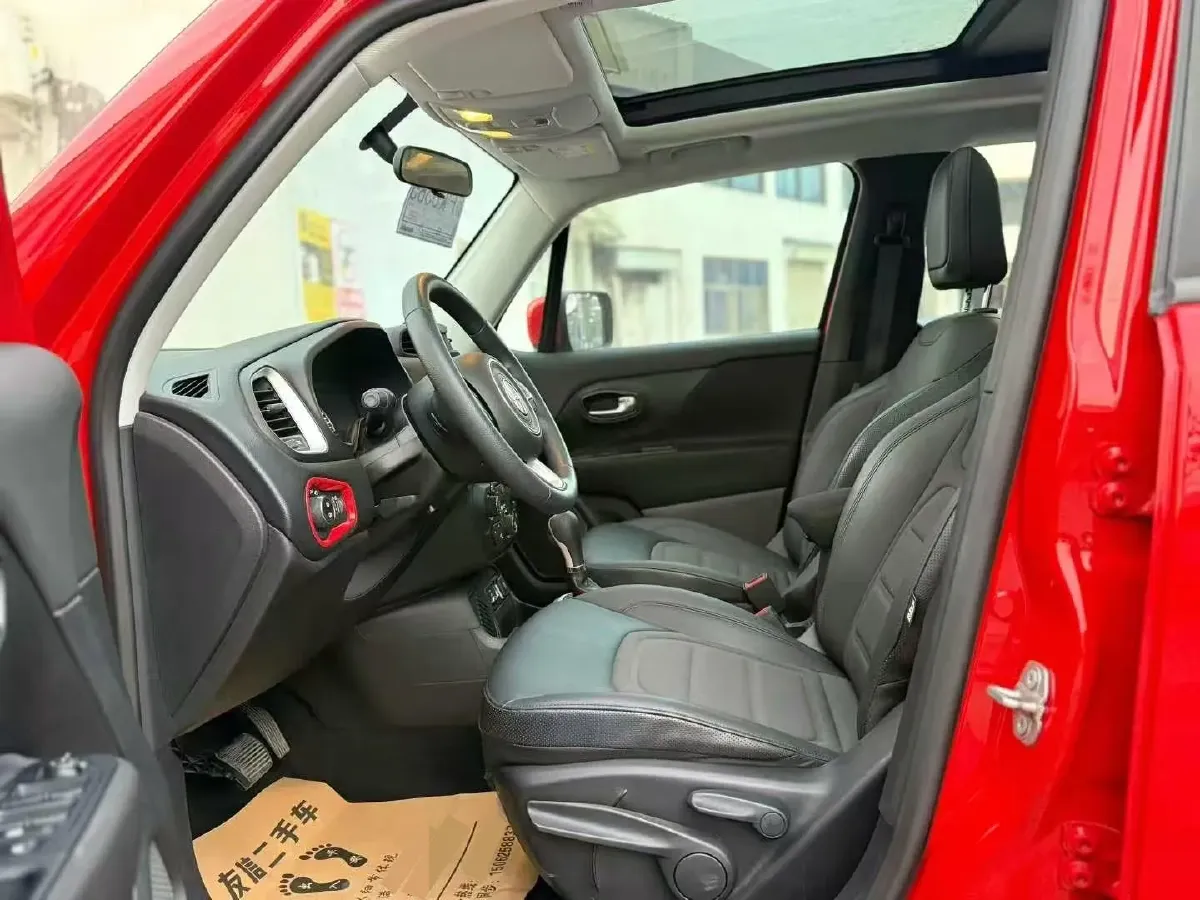 2019 Jeep Renegade 1.3T 173HP L4 7DCT,autocango,china used car exporter,china ev exporter,chinese used car exporter,chinese used ev exporter